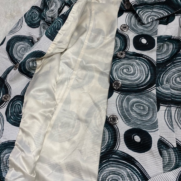 MaxMara Graphic Printed Trench Coat | 40 - Picture 3 of 11